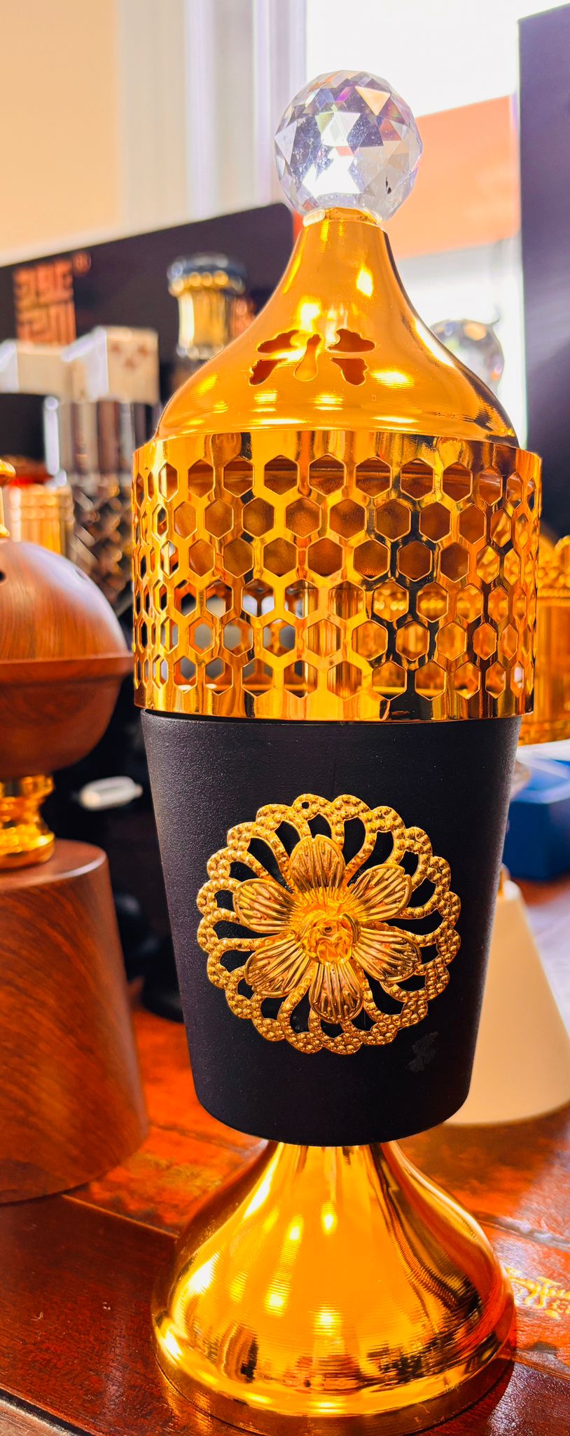 Luxury Golden Bakhoor Burner – Elegant Oud Incense Holder for Home Decor