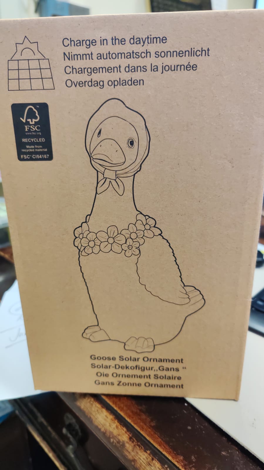 Solar Powered Duck Garden Statue – Resin Outdoor Ornament with LED