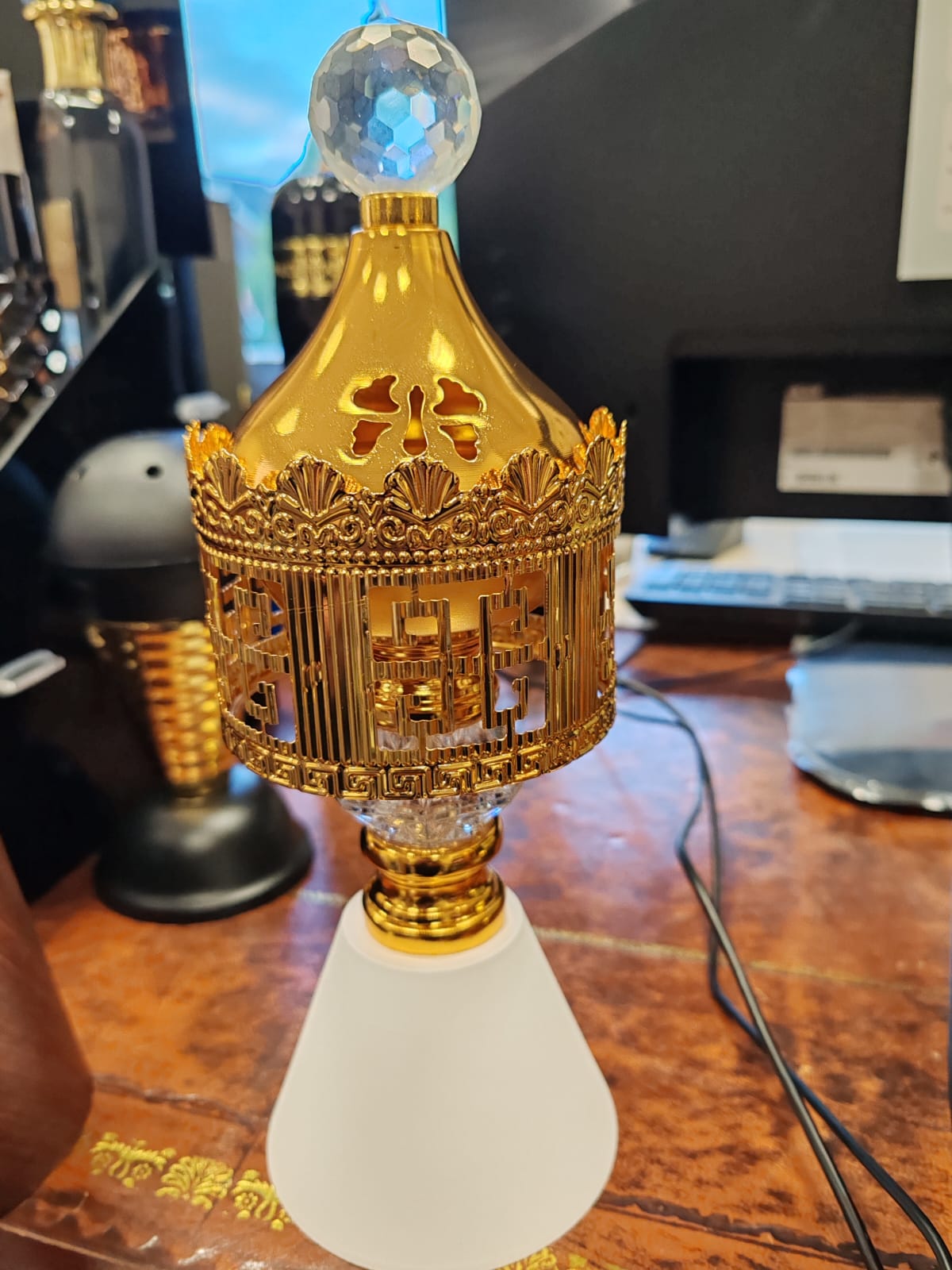 Bakhoor Burner – Crown Arabic Oud Incense Holder