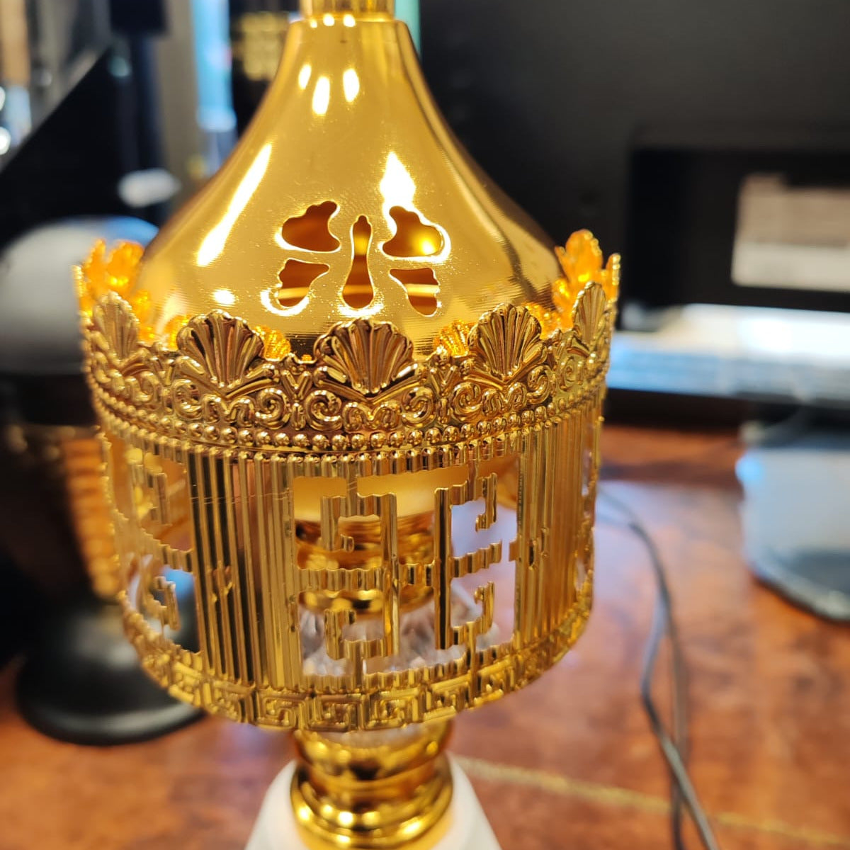 Bakhoor Burner – Crown Arabic Oud Incense Holder