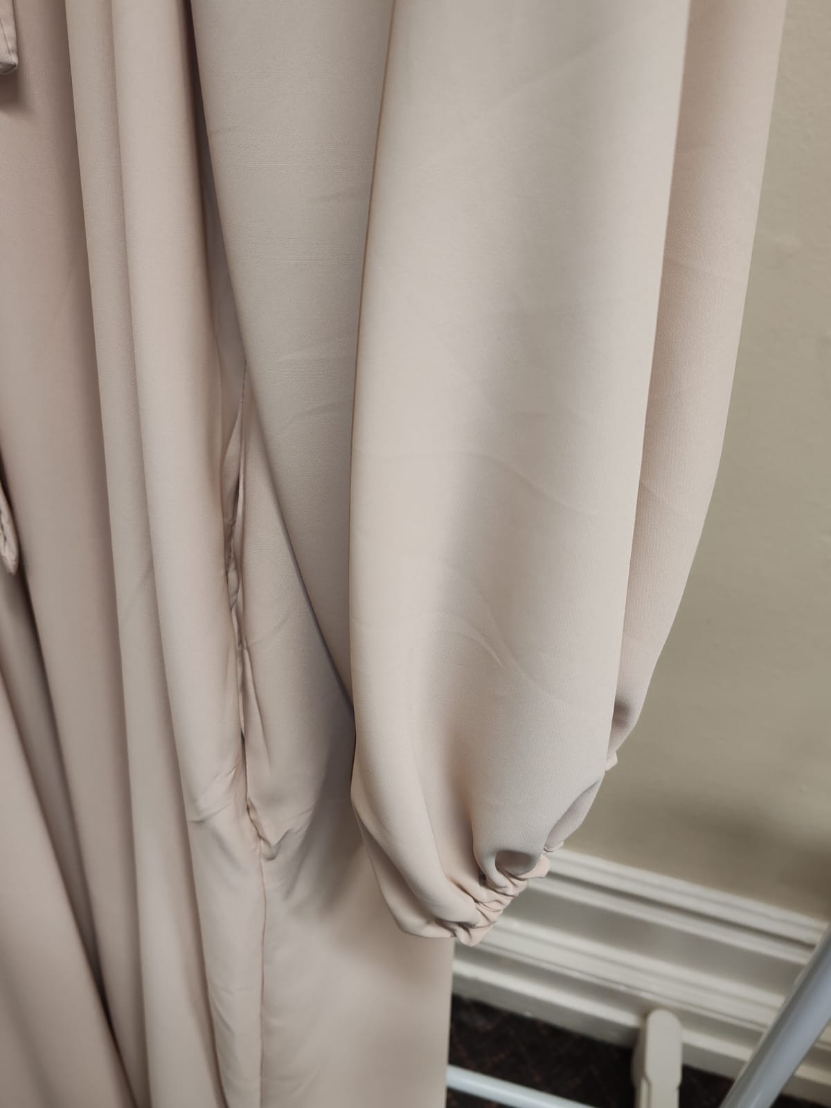 Abaya Dress Cream Beige – Gathered Tie-Neck Elegant Modest Maxi Abaya